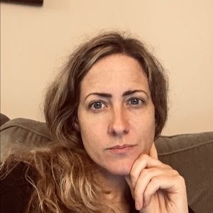 Meet your Posher, Laura